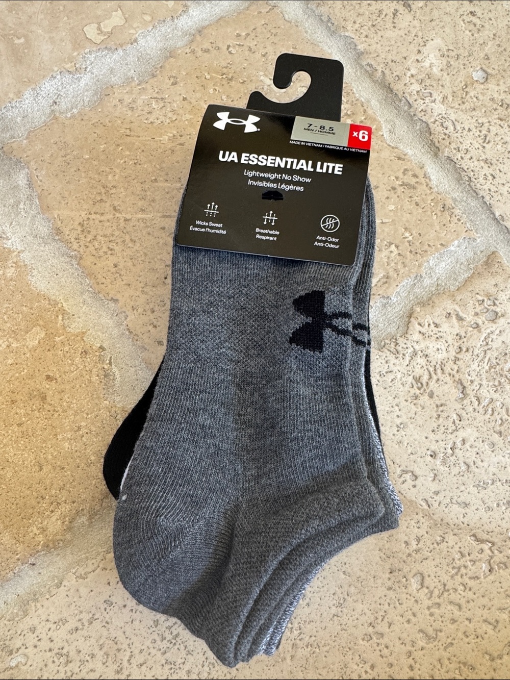 6 pk NWT Under Armour Essential Lite No-Show Socks